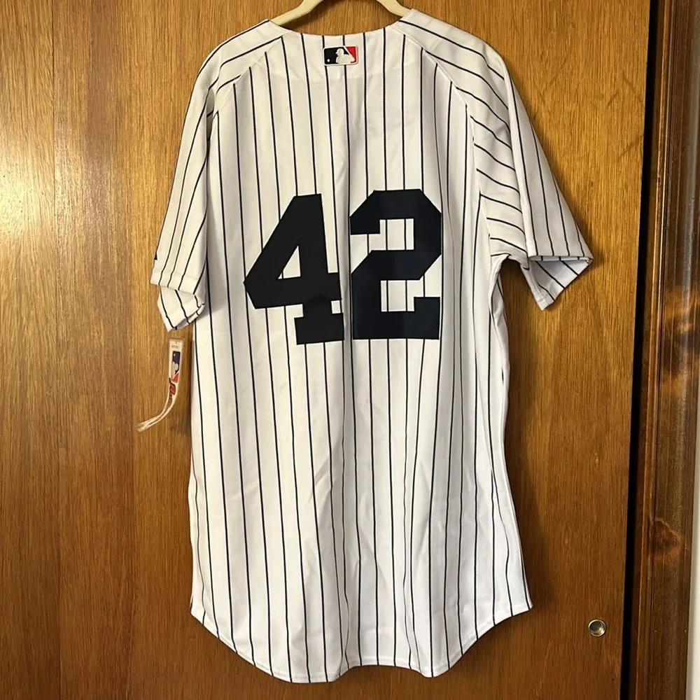 Official Majestic New York Yankees Mariano Rivera #42 Men's Baseball Jersey - Picture 2 of 5
